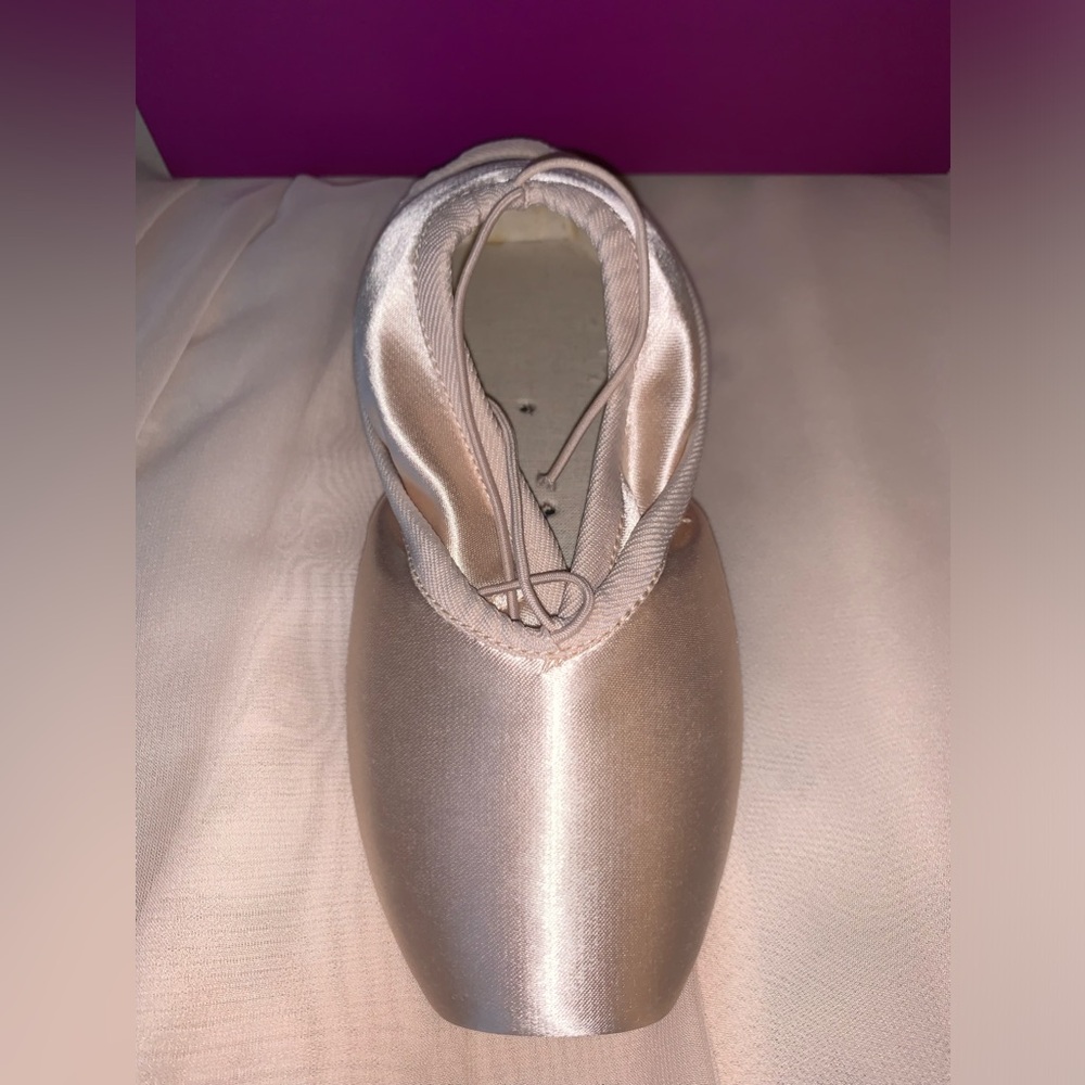 Russian Pointe Entrada Pro U-Cut Drawstring Pointe Shoes:Size 38 W3 V2 FM~NEW